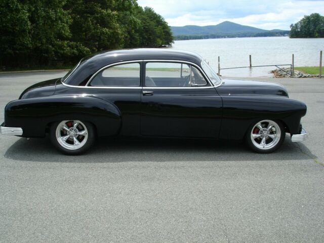 Chevrolet Styleline Deluxe 1951 image number 1