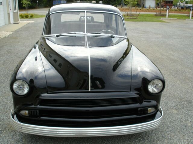 Chevrolet Styleline Deluxe 1951 image number 2