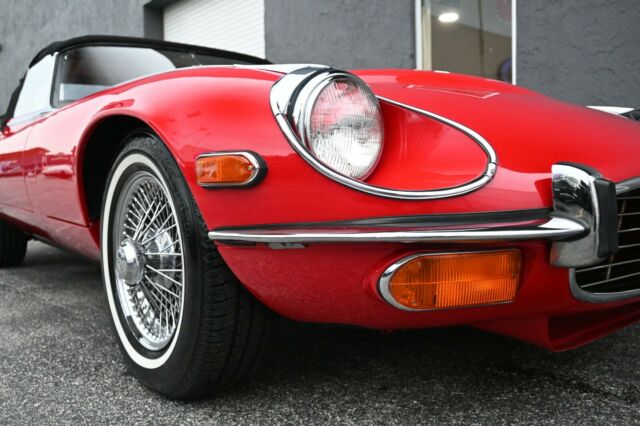 Jaguar E-Type 1973 image number 3