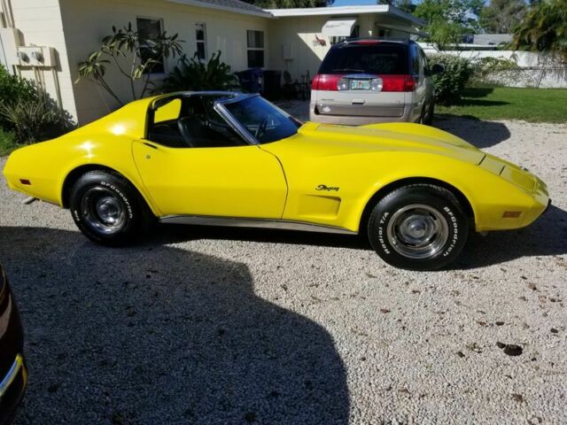 Chevrolet Corvette 1976 image number 1