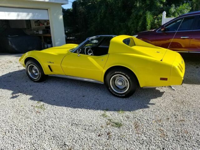 Chevrolet Corvette 1976 image number 19