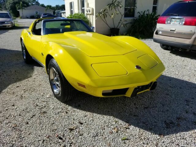 Chevrolet Corvette 1976 image number 20