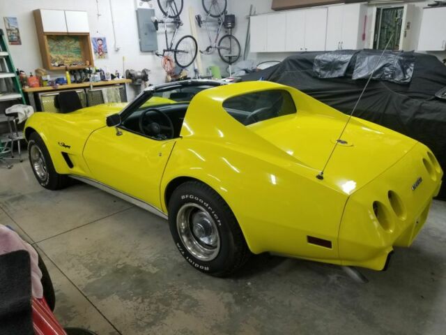 Chevrolet Corvette 1976 image number 30