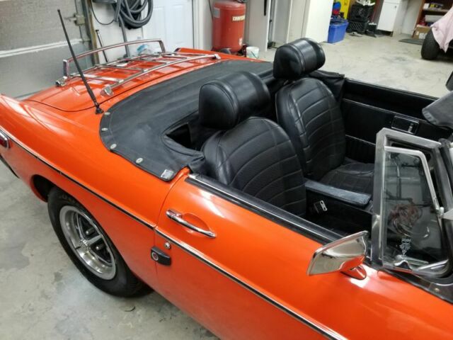 MG MGB 1976 image number 24