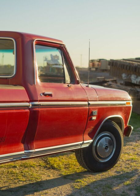 Ford F-250 1974 image number 0