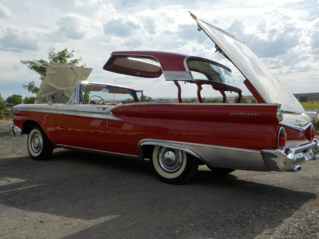 Ford Galaxie 1959 image number 24