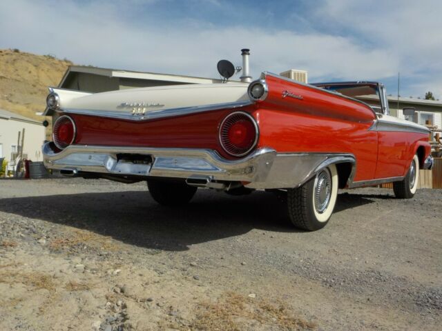 Ford Galaxie 1959 image number 26