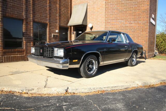 Oldsmobile Cutlass 1979 image number 0