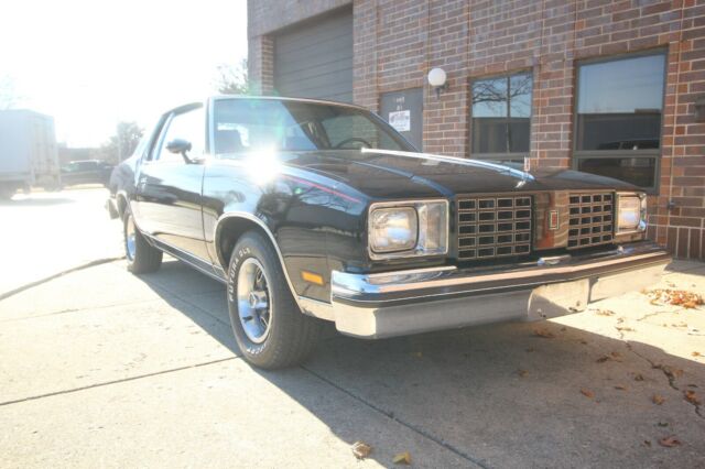 Oldsmobile Cutlass 1979 image number 4