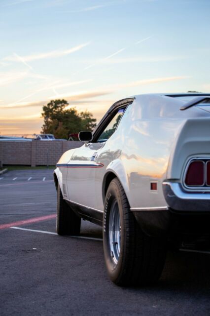 Ford Mustang 1972 image number 11