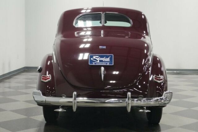 Ford Deluxe 1940 image number 11