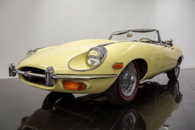 Jaguar E-Type 1969 image number 16