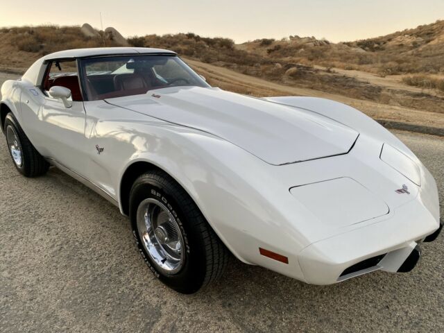 Chevrolet Corvette 1977 image number 12