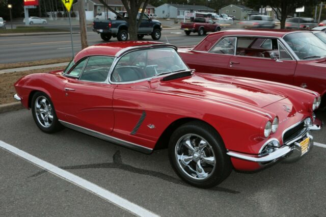 Chevrolet Corvette 1962 image number 0