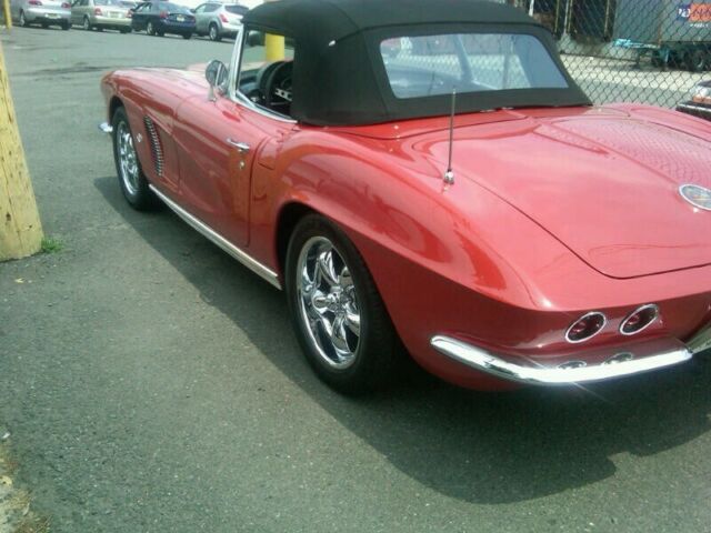 Chevrolet Corvette 1962 image number 13