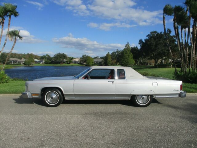 Lincoln Continental 1975 image number 1