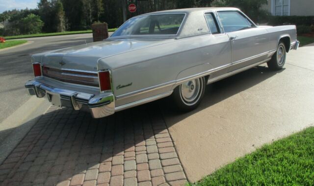 Lincoln Continental 1975 image number 12