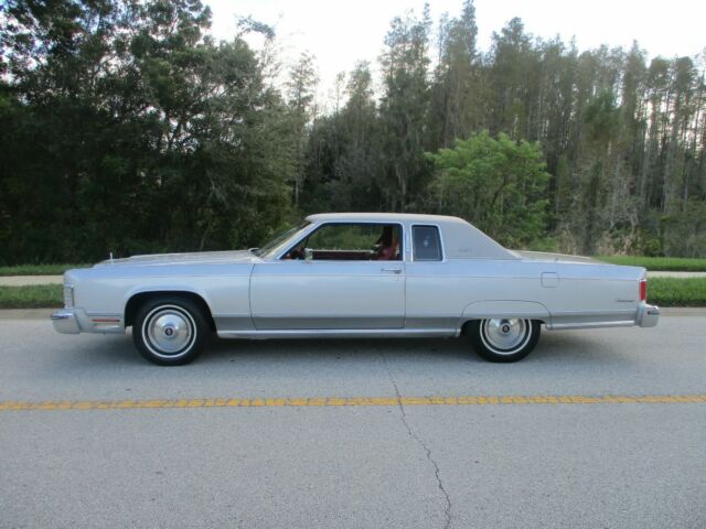 Lincoln Continental 1975 image number 16