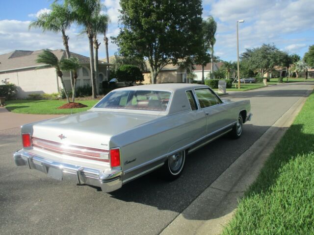 Lincoln Continental 1975 image number 18