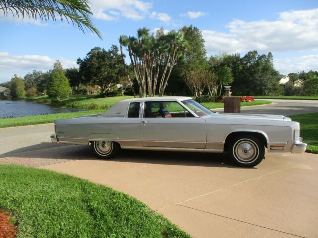 Lincoln Continental 1975 image number 2