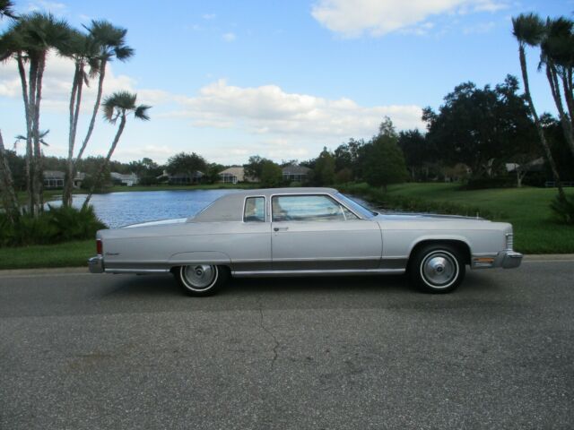 Lincoln Continental 1975 image number 20