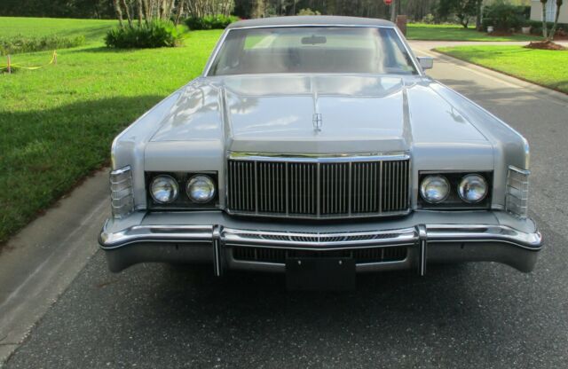 Lincoln Continental 1975 image number 22