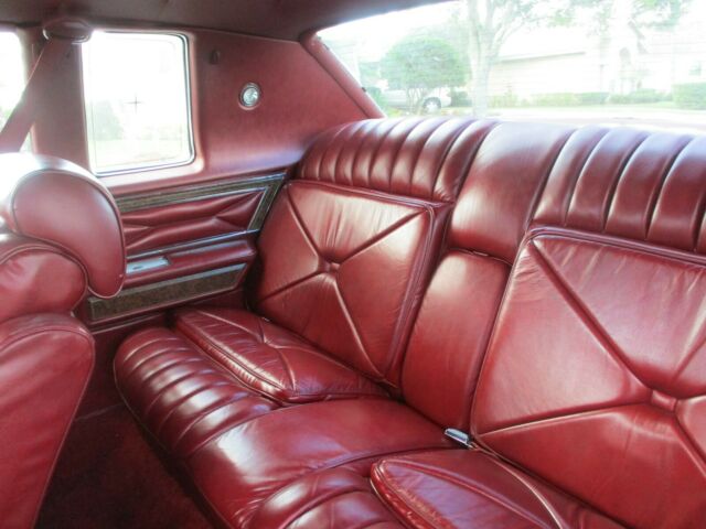 Lincoln Continental 1975 image number 29