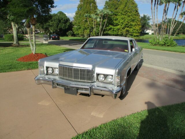 Lincoln Continental 1975 image number 36