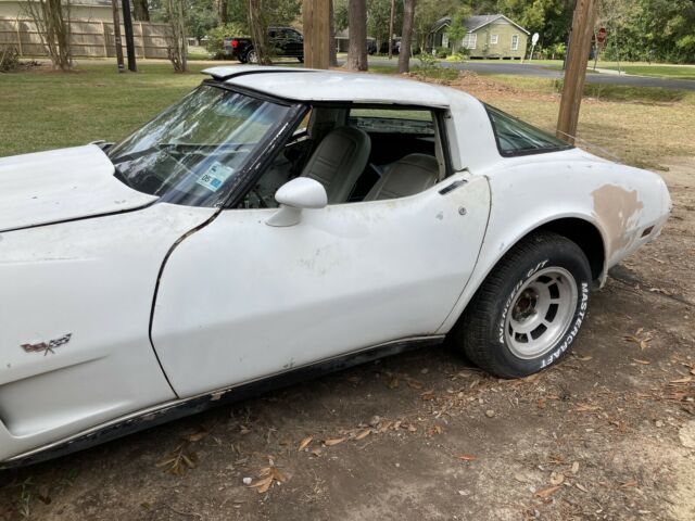 Chevrolet Corvette 1978 image number 13