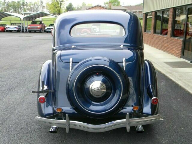 Ford 2 door sedan 1936 image number 30