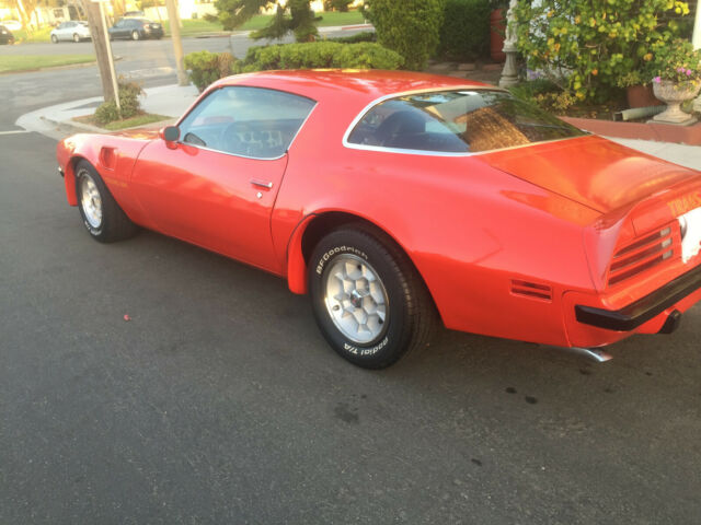 Pontiac Firebird 1975 image number 9