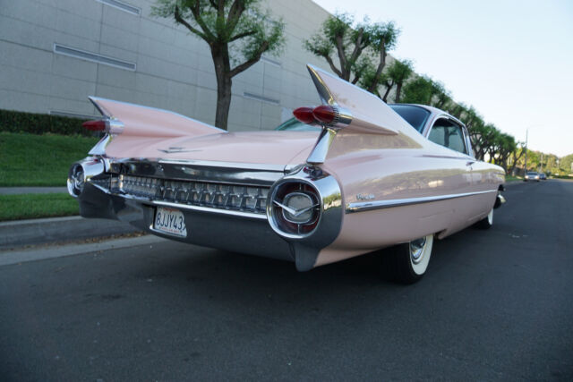 Cadillac Coupe de Ville 2 Door Hardtop 1959 image number 17