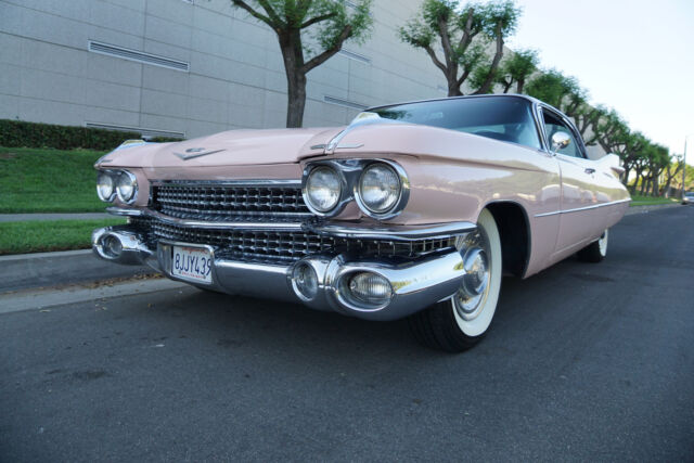 Cadillac Coupe de Ville 2 Door Hardtop 1959 image number 3