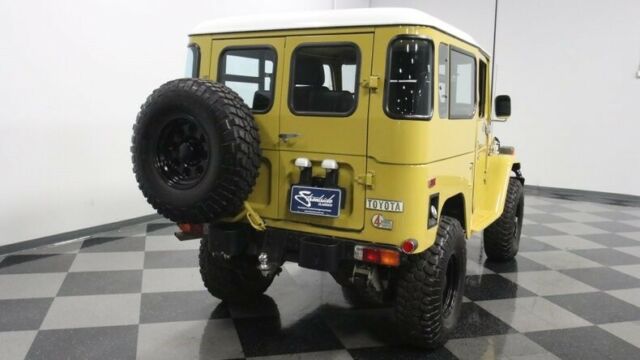 Toyota FJ Cruiser 1977 image number 12