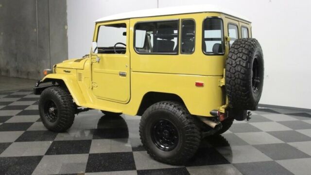 Toyota FJ Cruiser 1977 image number 32