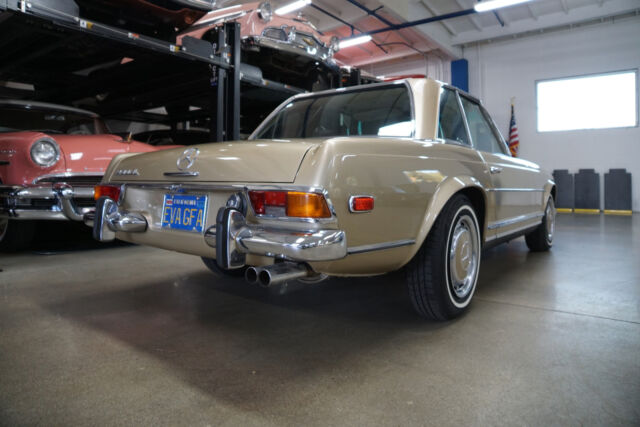 Mercedes-Benz 280SL Roadster 1971 image number 17