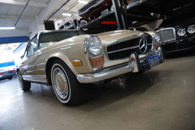 Mercedes-Benz 280SL Roadster 1971 image number 28