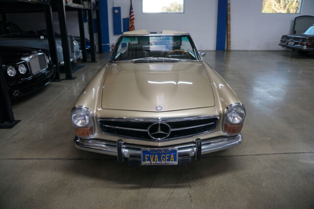 Mercedes-Benz 280SL Roadster 1971 image number 30