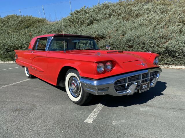 Ford Thunderbird 1960 image number 14