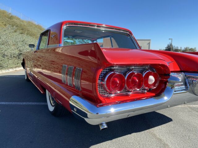 Ford Thunderbird 1960 image number 6