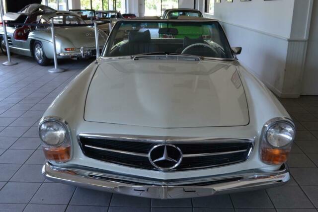 Mercedes-Benz SL-Class 1969 image number 10