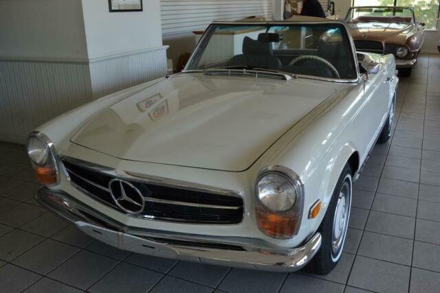 Mercedes-Benz SL-Class 1969 image number 9