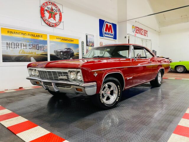 Chevrolet Impala 1966 image number 1