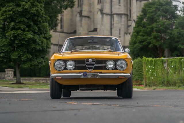 Alfa Romeo GTV 1750 1969 image number 1