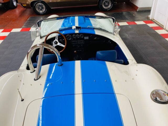 Shelby COBRA 1965 image number 14