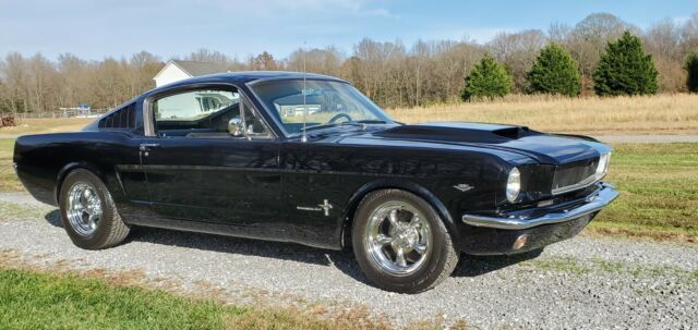 Ford Mustang 1965 image number 30