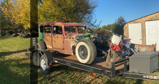 Plymouth sedan 1933 image number 0