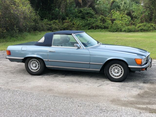 Mercedes-Benz SL-Class 1972 image number 25