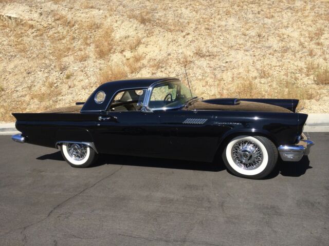 Ford Thunderbird 1957 image number 10