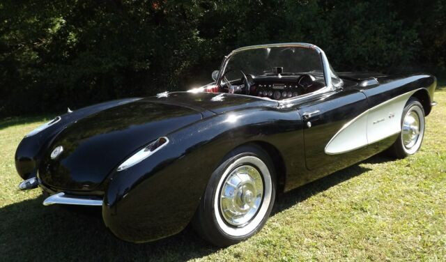 Chevrolet Corvette 1957 image number 29